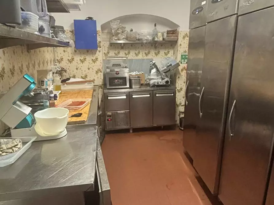 Immagine 3 di Attività commerciale in vendita  in Via Montebello 15 a Rapallo