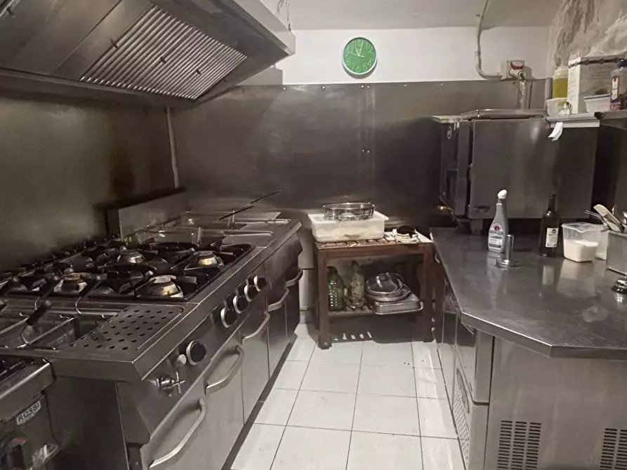 Immagine 5 di Attività commerciale in vendita  in Via Montebello 15 a Rapallo