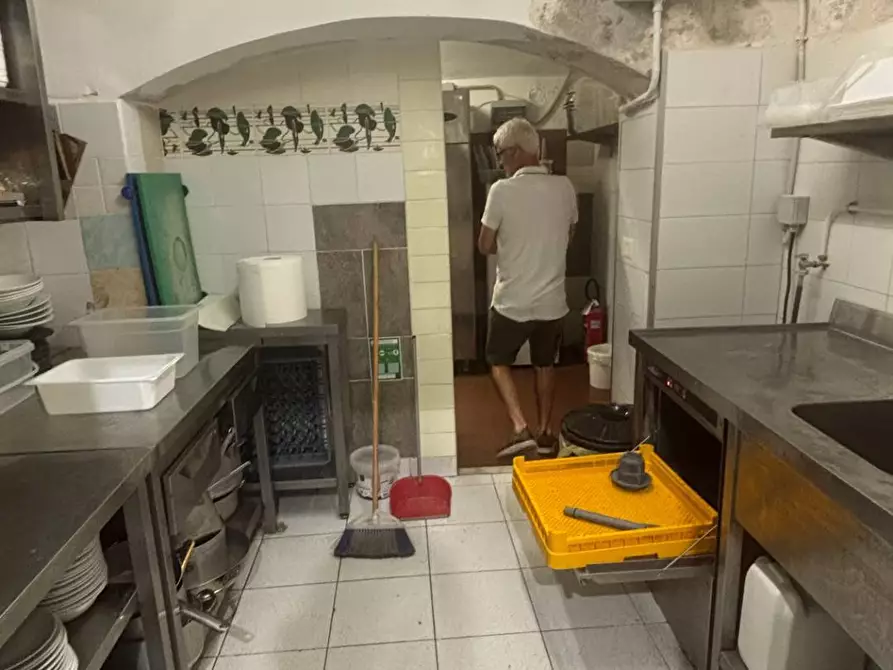 Immagine 8 di Attività commerciale in vendita  in Via Montebello 15 a Rapallo