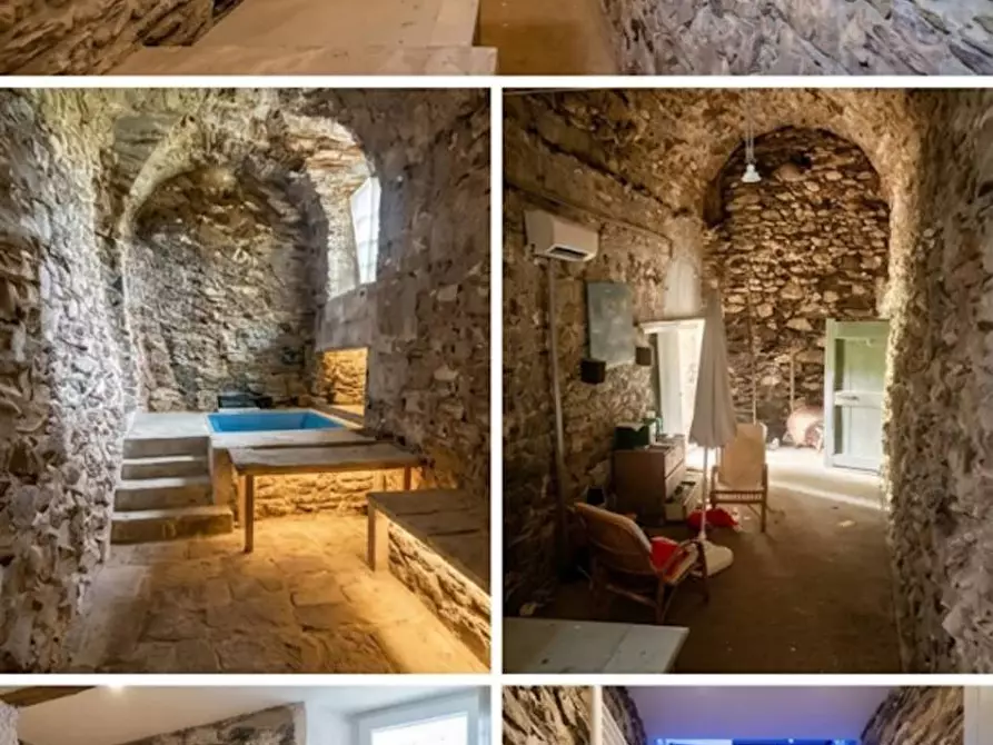 Immagine 4 di Loft/Open space in vendita  in Via Casanova 81 a Crocefieschi