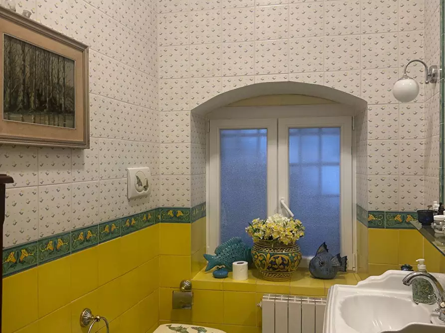 Immagine 14 di Villa in vendita  in Viale Modugno 16 a Genova