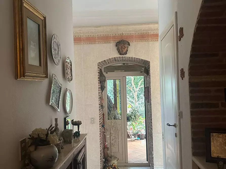 Immagine 2 di Villa in vendita  in Viale Modugno 16 a Genova