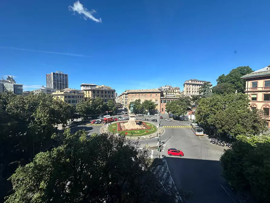 Immagine 9 di Appartamento in vendita  in PIAZZA CORVETTO 1 a Genova