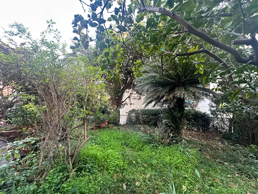 Immagine 9 di Villa in vendita  in Viale Modugno 16 a Genova