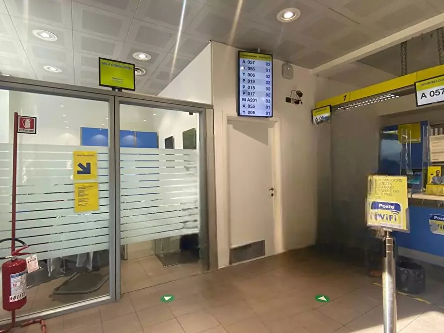 Immagine 3 di Locale commerciale in vendita  in VIA ULANOWSKY 36 a Genova