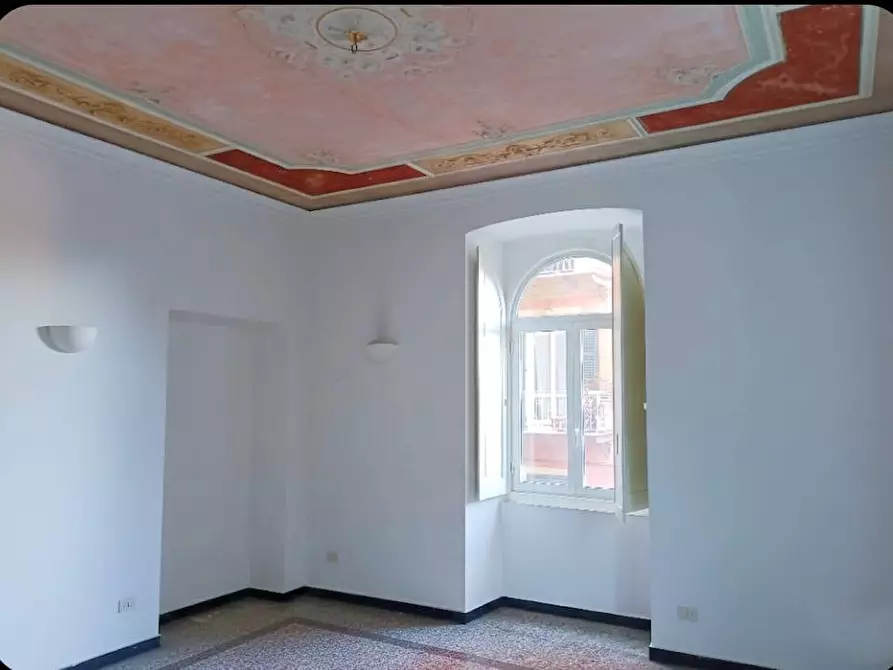 Immagine 3 di Appartamento in vendita  in corso ugo bassi a Genova