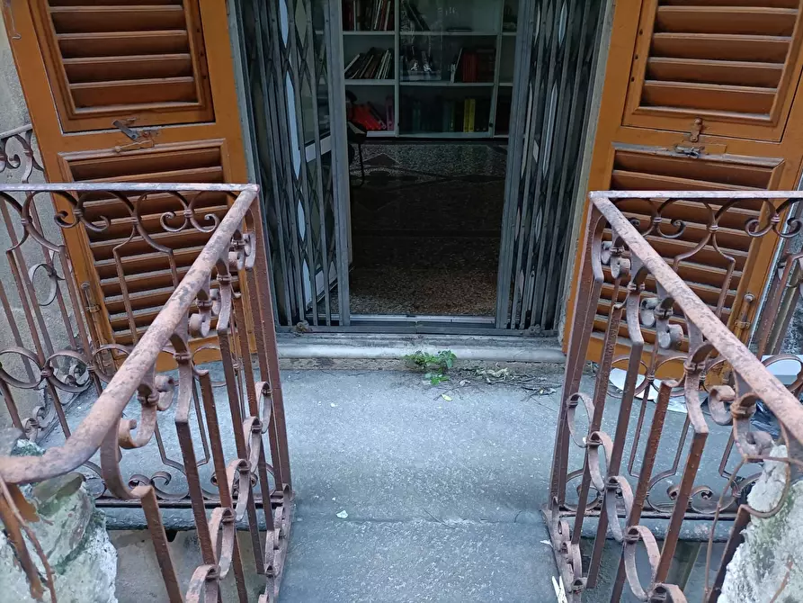 Immagine 32 di Appartamento in vendita  in corso ugo bassi a Genova