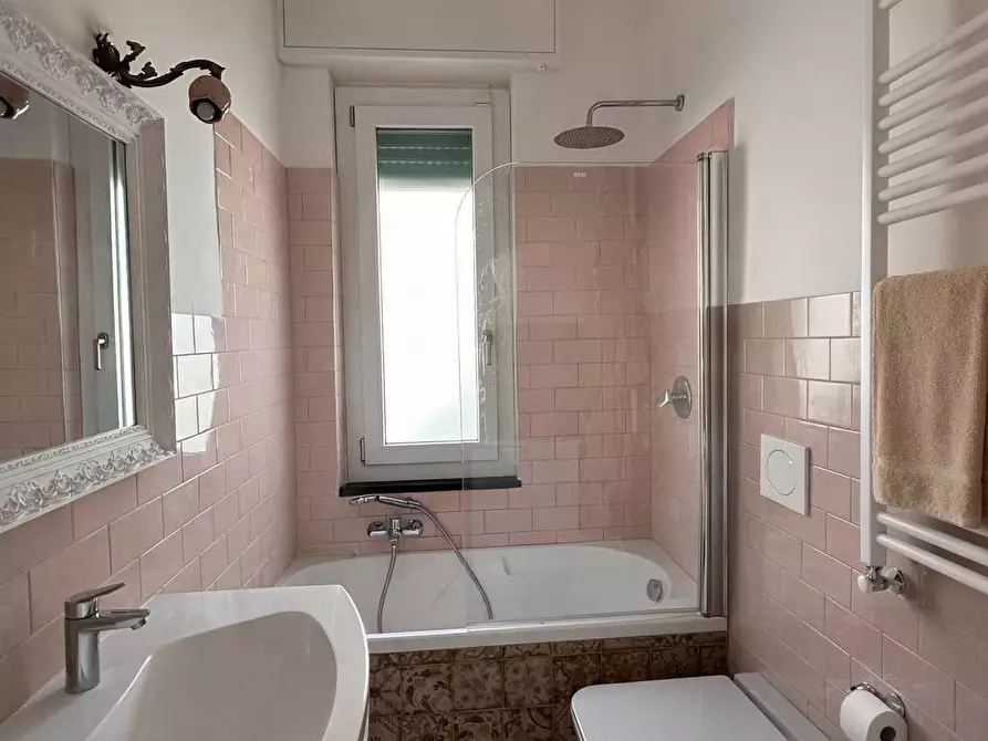 Immagine 12 di Appartamento in vendita  in Via Giuseppe Mendozza a Genova