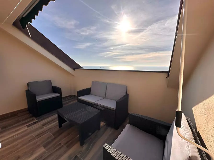 Immagine 10 di Appartamento in vendita  in Via Giuseppe Mendozza a Genova