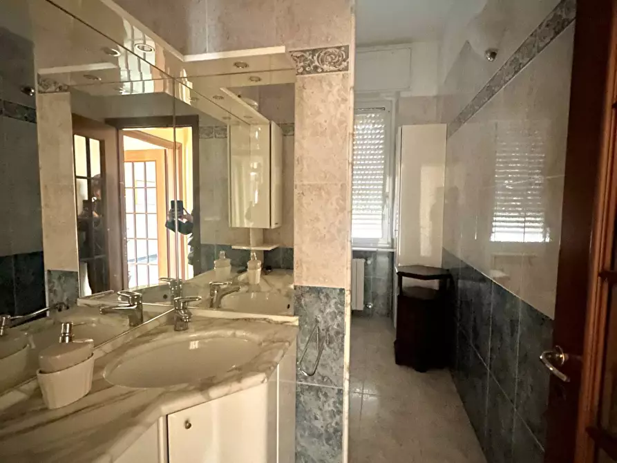 Immagine 12 di Appartamento in vendita  in Via Domenico Oliva a Genova