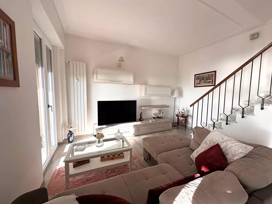 Immagine 10 di Appartamento in vendita  in Via Giuseppe Mendozza a Genova