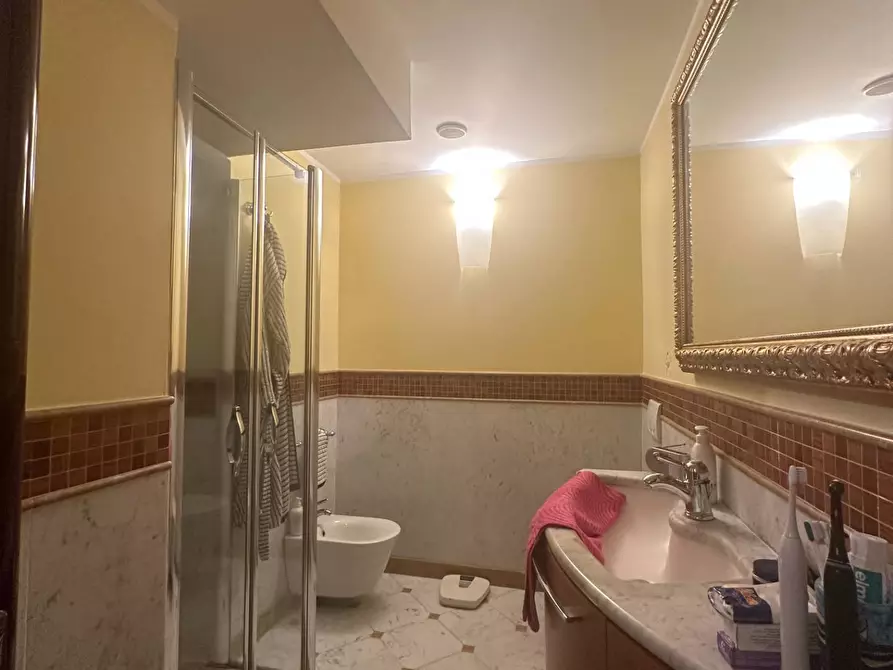 Immagine 20 di Appartamento in vendita  in PIAZZA CORVETTO 1 a Genova