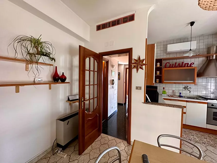 Immagine 11 di Appartamento in vendita  in Via Milano 40 a Genova