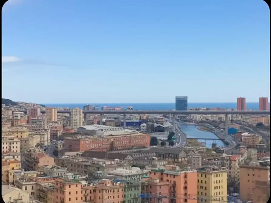 Immagine 1 di Appartamento in vendita  in Via Pierino Negrotto Cambiaso 22 a Genova