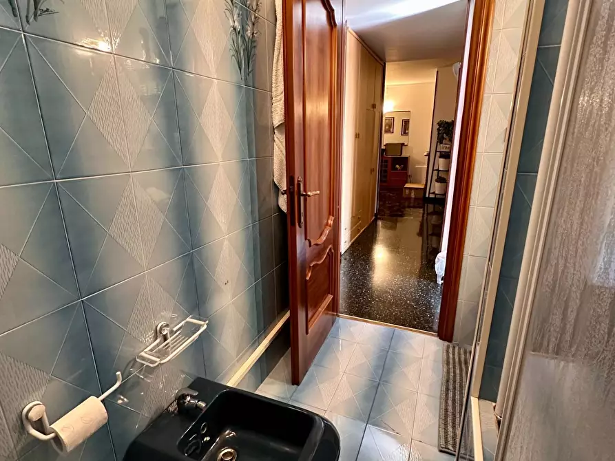 Immagine 9 di Appartamento in vendita  in Via Milano 40 a Genova