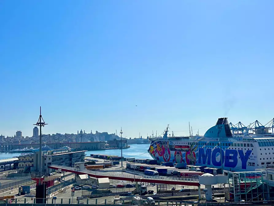 Immagine 1 di Appartamento in vendita  in Via Milano 40 a Genova