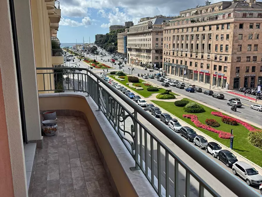 Immagine 2 di Appartamento in vendita  in foce 4 a Genova