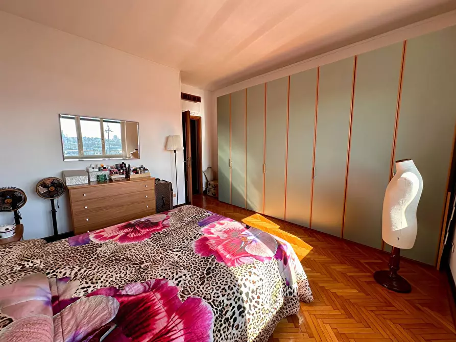 Immagine 5 di Appartamento in vendita  in Via Milano 40 a Genova