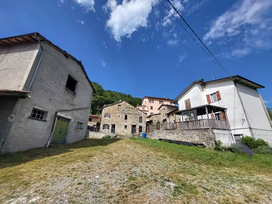 Immagine 1 di Rustico / casale in vendita  in Via delle castagne 2 a Ventasso