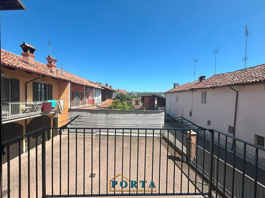 Immagine 18 di Appartamento in vendita  in Via Carrù 19 a Barolo