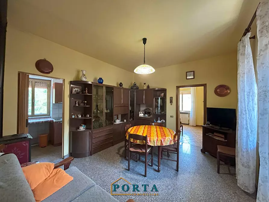 Immagine 4 di Casa indipendente in vendita  in Via Roma 73 a Barolo