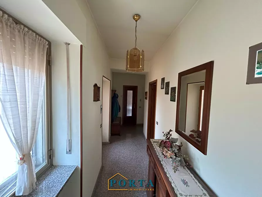 Immagine 3 di Casa indipendente in vendita  in Via Roma 73 a Barolo