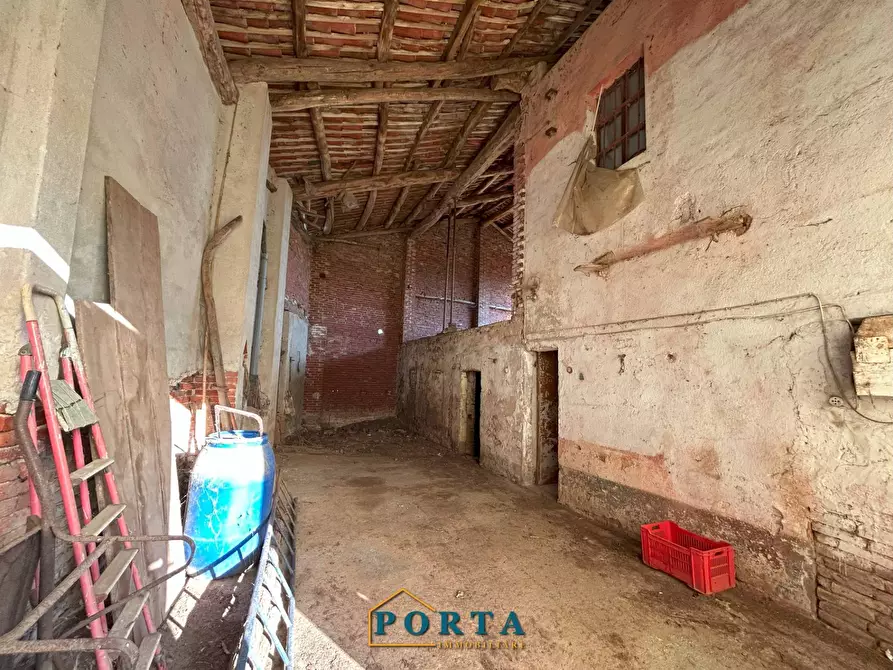 Immagine 4 di Rustico / casale in vendita  in Strada Orià 62 a Carrù