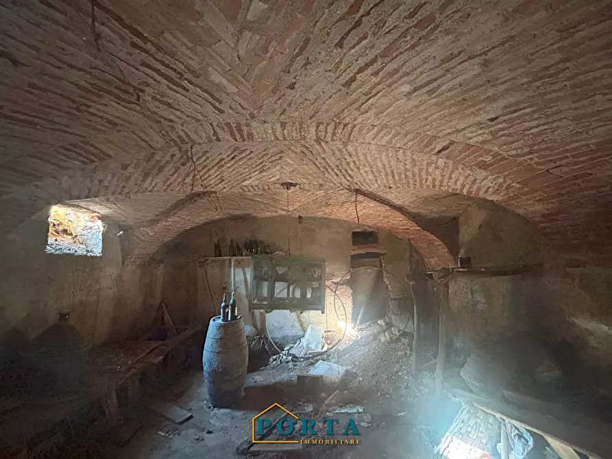 Immagine 15 di Rustico / casale in vendita  in Strada Orià 62 a Carrù