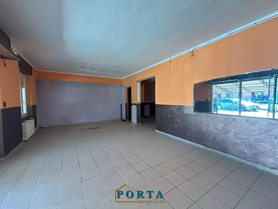 Immagine 6 di Locale commerciale in vendita  in Frazione Madonna della Neve 38 a Barolo