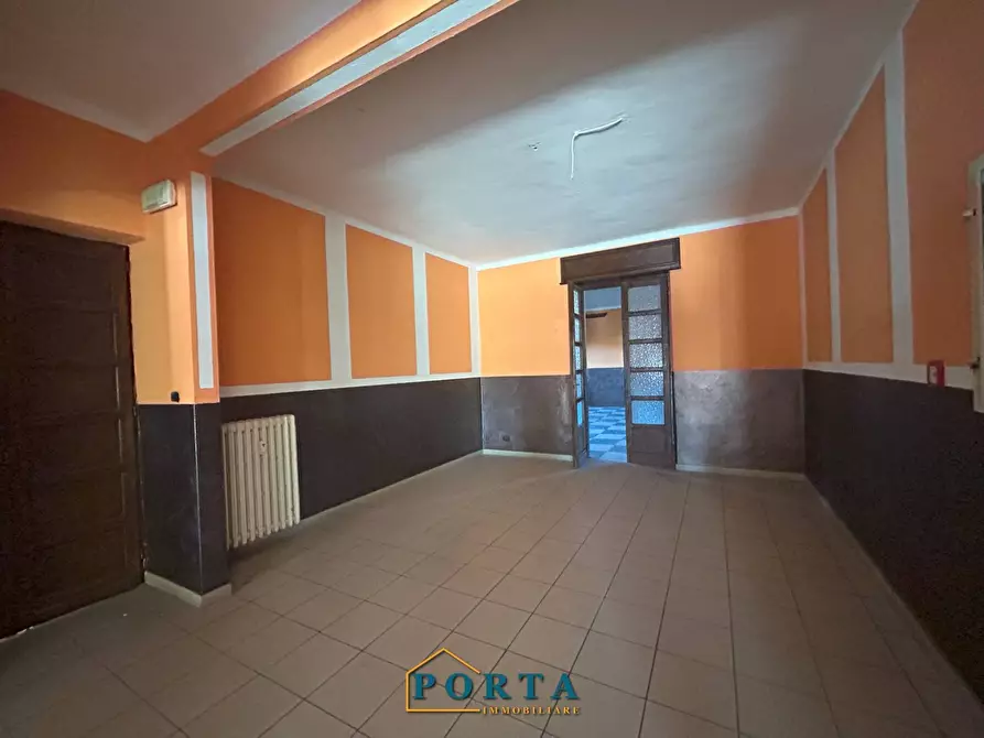 Immagine 7 di Locale commerciale in vendita  in Frazione Madonna della Neve 38 a Barolo