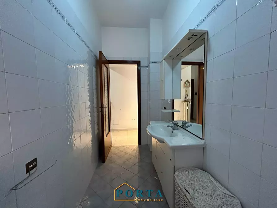 Immagine 12 di Appartamento in vendita  in Via Cavour 6 a Barolo