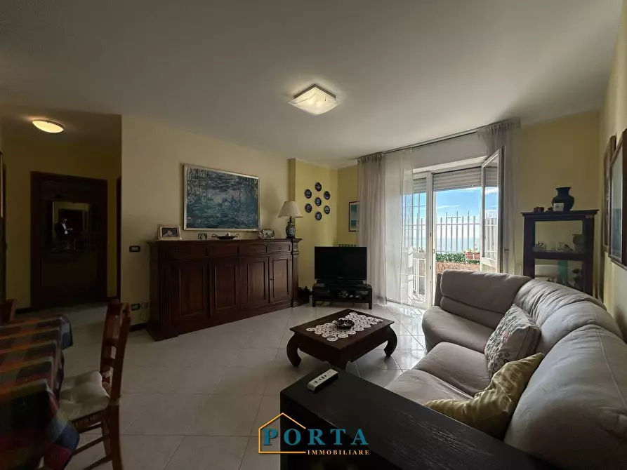 Immagine 5 di Appartamento in vendita  in Via Degli Iris 25 a Genova