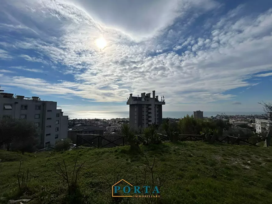 Immagine 28 di Appartamento in vendita  in Via Degli Iris 25 a Genova