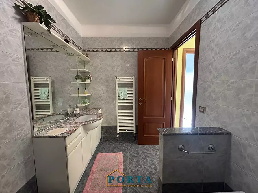 Immagine 43 di Appartamento in vendita  in Via Degli Iris 25 a Genova