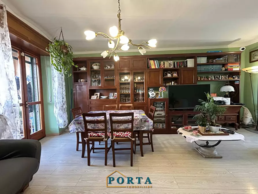 Immagine 11 di Appartamento in vendita  in Via Lorenzo Bruno 114 a Barolo