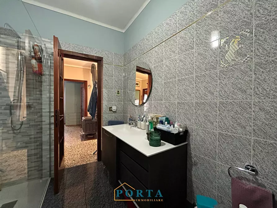 Immagine 41 di Appartamento in vendita  in Via Lorenzo Bruno 114 a Barolo