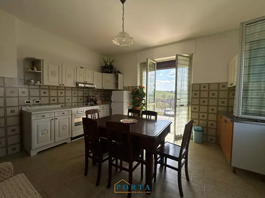 Immagine 18 di Casa indipendente in vendita  a Barolo