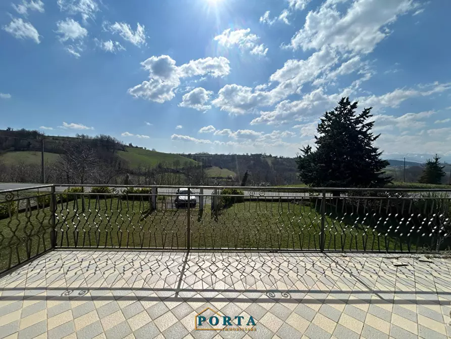 Immagine 23 di Casa indipendente in vendita  a Barolo