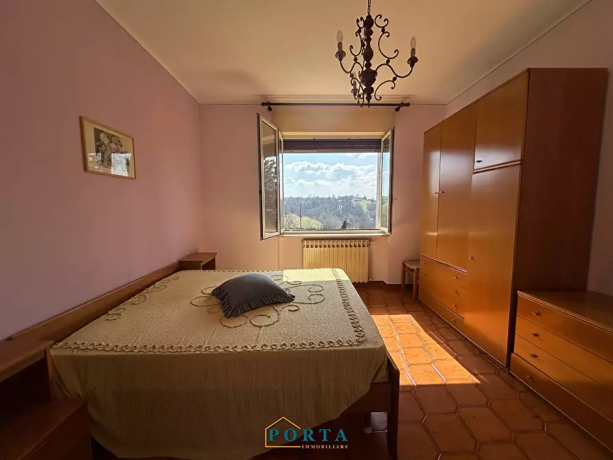 Immagine 42 di Casa indipendente in vendita  a Barolo