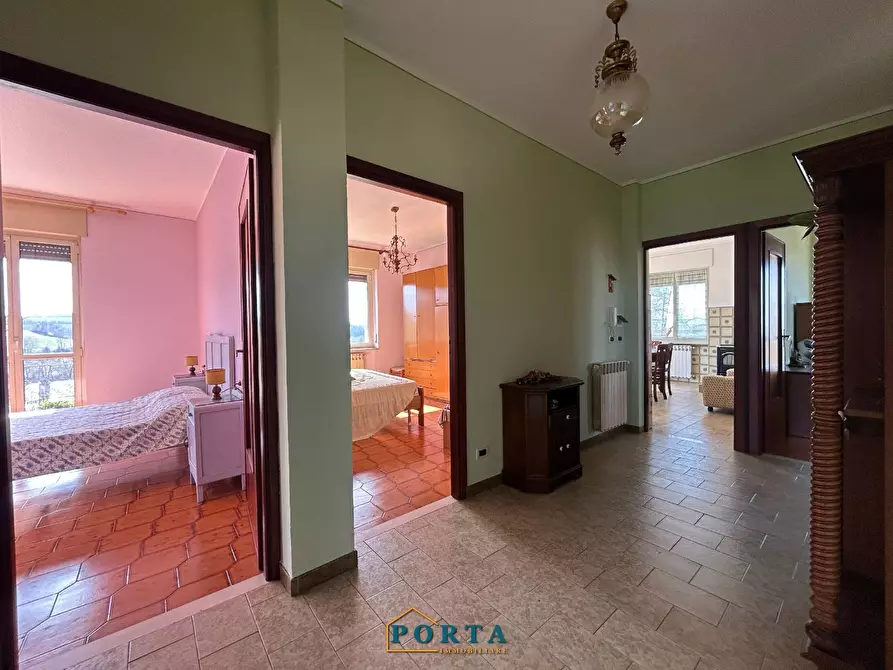 Immagine 28 di Casa indipendente in vendita  a Barolo