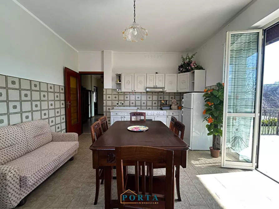 Immagine 19 di Casa indipendente in vendita  a Barolo