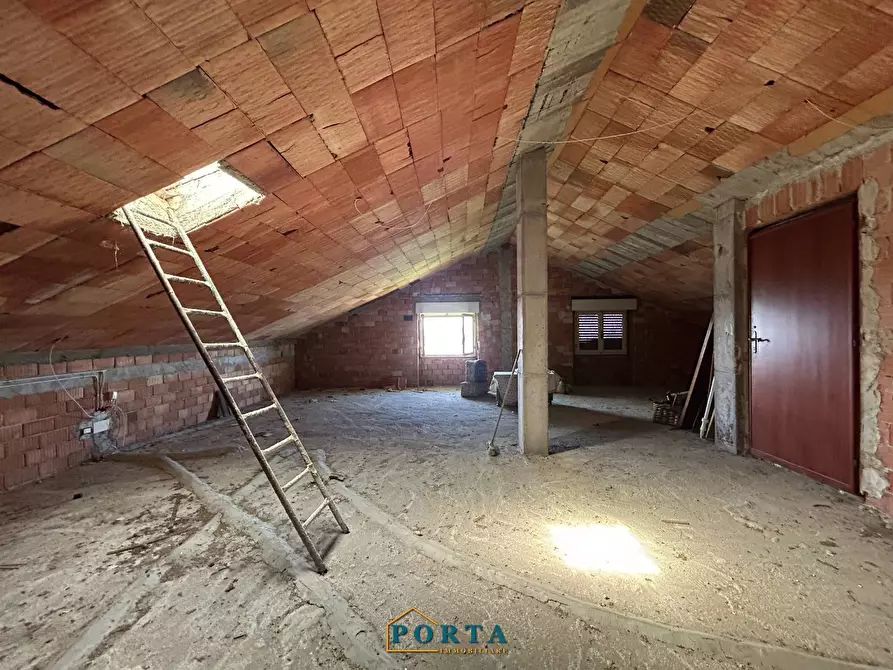 Immagine 66 di Casa indipendente in vendita  a Barolo