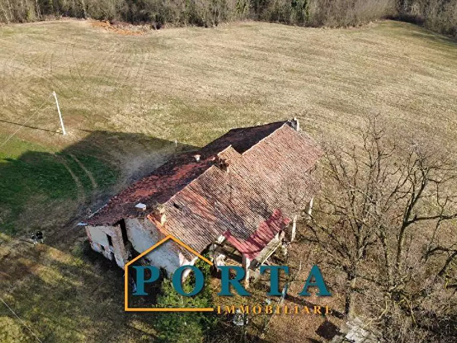 Immagine 12 di Rustico / casale in vendita  in Strada Giovenala snc a Carrù