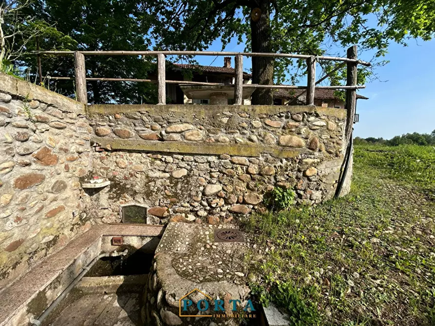 Immagine 5 di Rustico / casale in vendita  in Strada Giovenala snc a Carrù