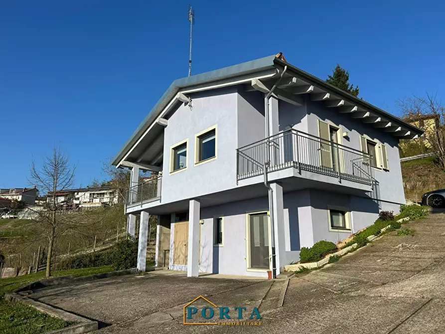 Immagine 2 di Villa in vendita  in Cascina Roreto 6 a Barolo