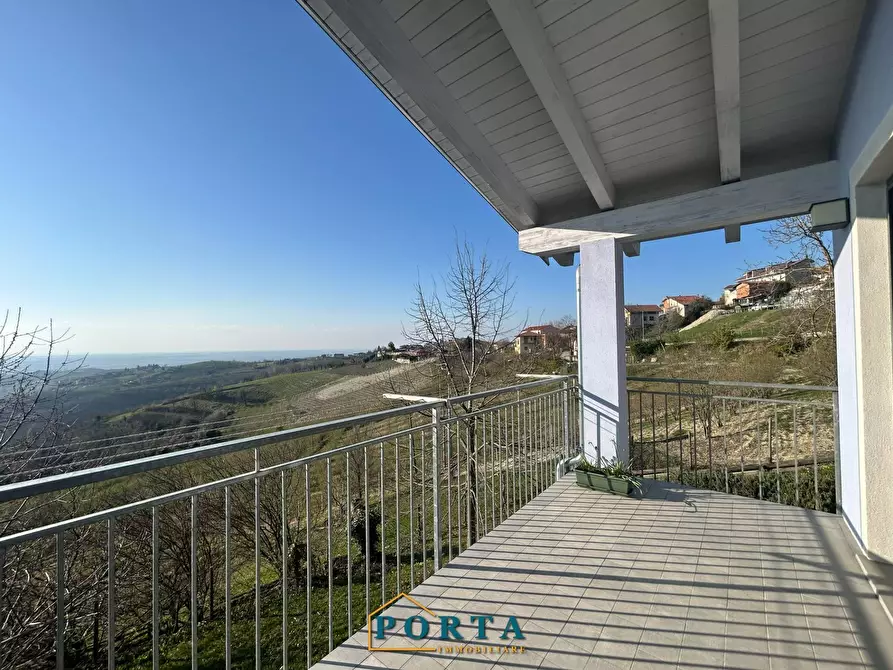 Immagine 3 di Villa in vendita  in Cascina Roreto 6 a Barolo