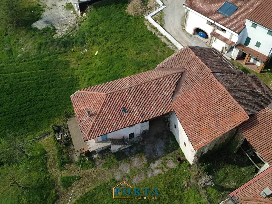 Immagine 22 di Rustico / casale in vendita  in Località Peironi 20 a Barolo
