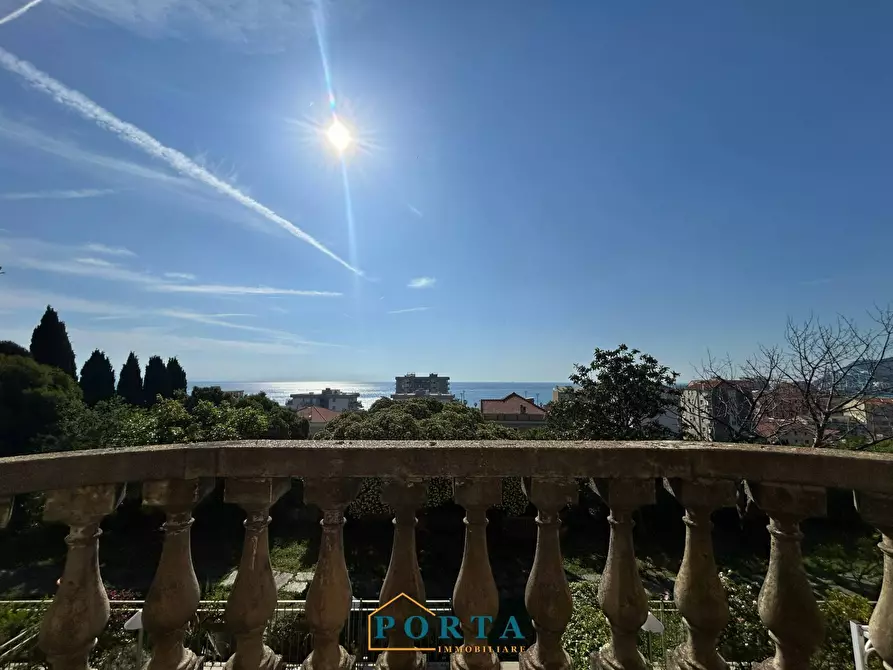 Immagine 2 di Appartamento in vendita  in Via Bellavista 47 a Savona
