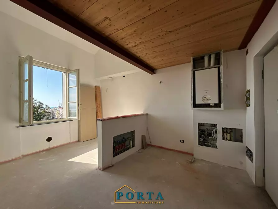 Immagine 6 di Appartamento in vendita  in Via Bellavista 47 a Savona