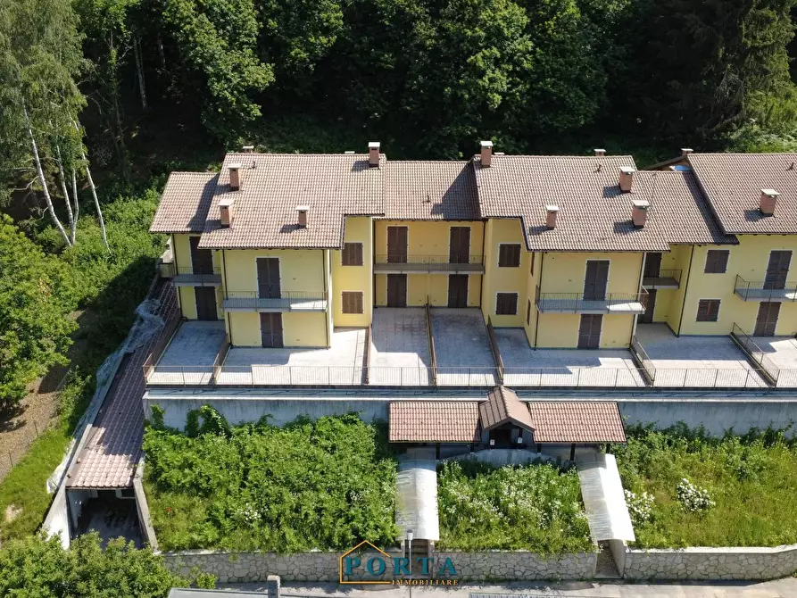 Immagine 1 di Palazzo in vendita  in Via Carlevaris a Briaglia